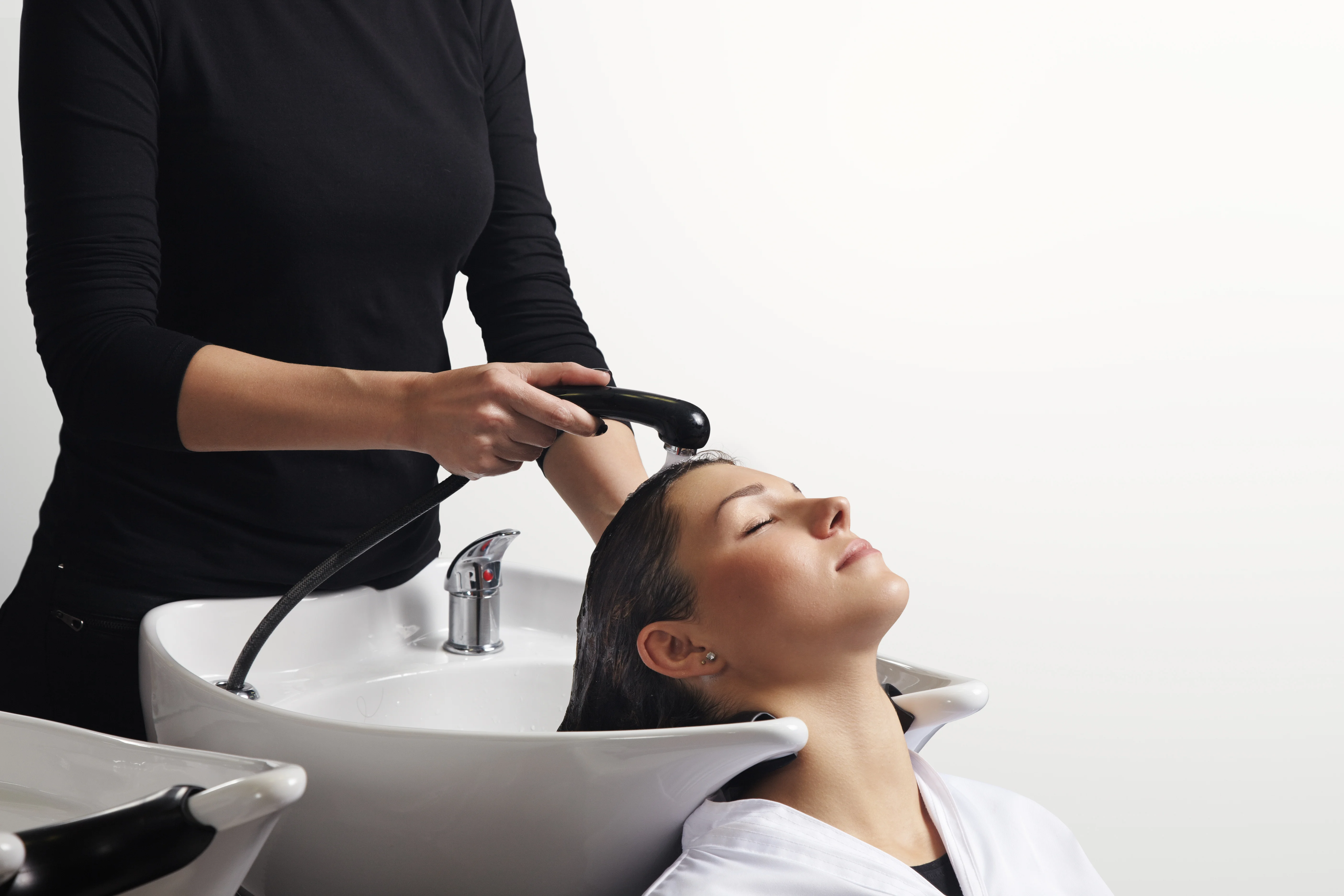 ladies beauty parlour in nanganallur